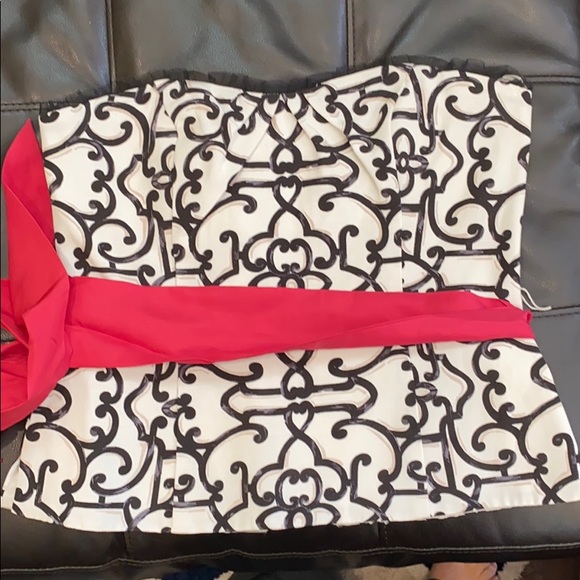 WHBM Strapless top w/ pink belt sz4 - Picture 2 of 5